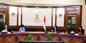 رئيس الوزراء يلتقي محافظ طوكيو والوفد المرافق لها