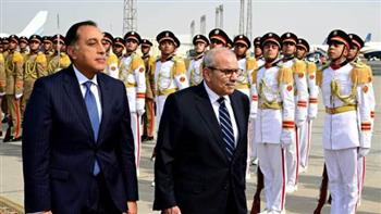 لحضور افتتاح المتحف الكبير.. الرئيس الوزراء يستقبل نظيره اللبنانى بمطار القاهرة الدولى