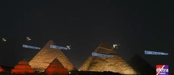 "أهلا بكم في أرض السلام".. عروض بطائرات شراعية ترحيبًا بضيوف افتتاح المتحف الكبير