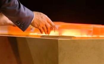 لحظة تاريخية.. الرئيس السيسي يفتتح المتحف المصري الكبير بوضع آخر حجر 