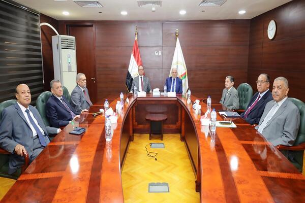 المجلس الأعلى للنيابة الإدارية يستعرض تقرير غرفة العمليات المركزية بشأن متابعة الإشراف على انتخابات النواب