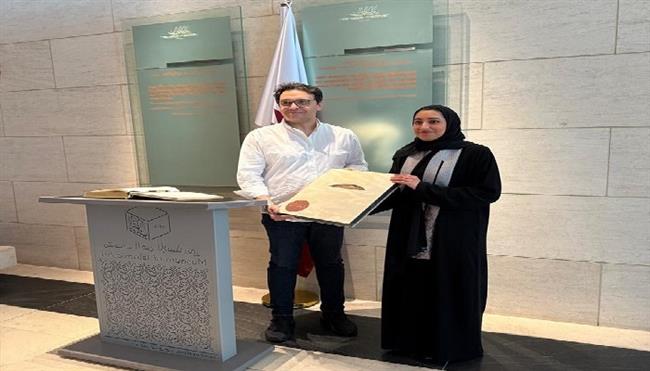 وزير الثقافة يزور متحف الفن الإسلامي بالدوحة