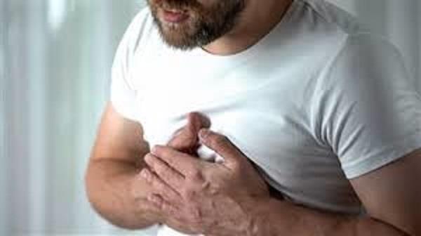 "الصحة" تقدم 5 عادات تقلل من خطورة الإصابة بأمراض القلب والأوعية الدموية