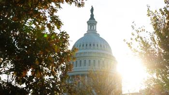 بوادر لإنهاء الإغلاق الحكومي الأمريكي.. اتفاق يكسر الجمود بعد أطول فترة إغلاق في واشنطن