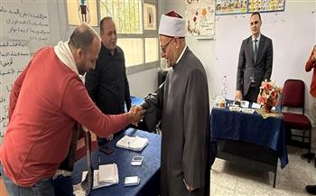 رئيس لجنة الشئون الدينية بمجلس الشيوخ يدلي بصوته في في انتخابات «النواب»