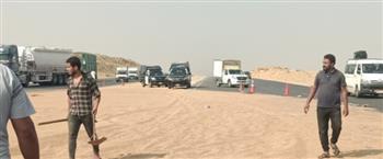 انقلاب سيارة نقل محملة بالقمح بطريق القاهرة أسيوط الصحراوي الغربي