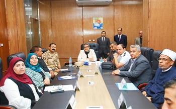 نائب محافظ الوادي الجديد تشارك باجتماع متابعة سير العملية الانتخابية 