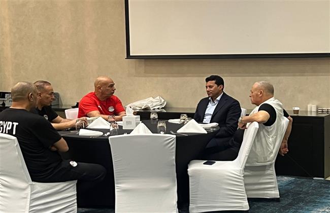 وزير الرياضة يطمئن على منتخب مصر في معسكر الإمارات استعدادًا للدورة الدولية| صور   