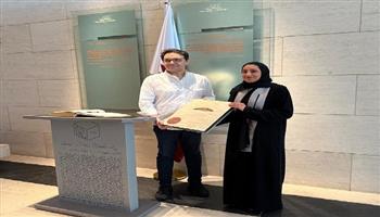 وزير الثقافة يزور متحف الفن الإسلامي بالدوحة