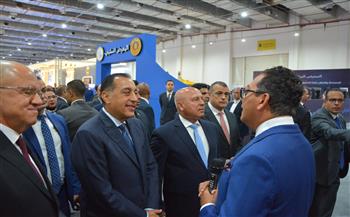 خلال افتتاحه للمعرض والمؤتمر الدولي للنقل والصناعة..رئيس الوزراء يتفقد جناح بافاريا 