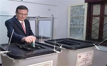 وزير الزراعة خلال إدلائه بصوته في "انتخابات النواب" بالإسكندرية: المشاركة مسئولية تجاه الوطن