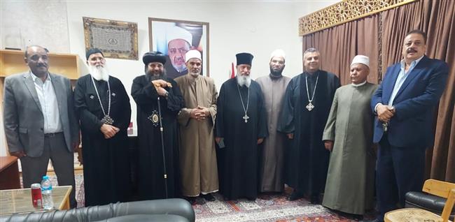 مدير عام منطقة البحر الأحمر الأزهرية يستقبل نيافة الأنبا إيلاريون وعددًا من القيادات الكنسية