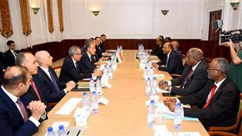 وزير الخارجية يؤكد أهمية تضافر الجهود لدعم وقف شامل لإطلاق النار وتهيئة الظروف لإطلاق عملية سياسية بالسودان