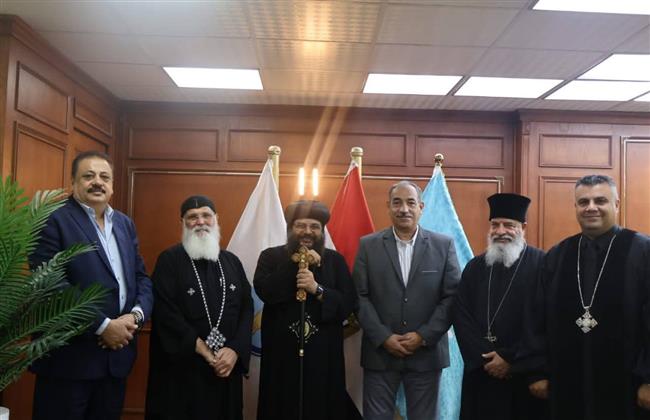 وفد كنسي في زيارة للوحدة المحلية لمدينة الغردقة للتهنئة بتجديد الثقة