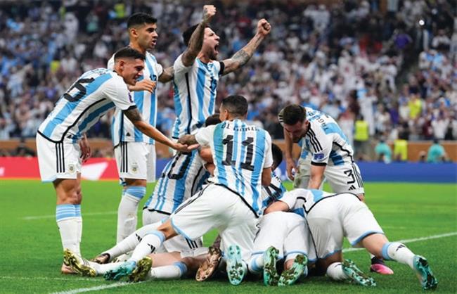 فيروس "الحمى الصفراء" يبعد ثلاثي اتليتكو مدريد عن منتخب الأرجنتين 