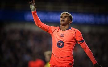 رابطة الدوري الإسباني تستنكر الهتافات المسيئة ضد لامين يامال أمام سيلتا فيجو 