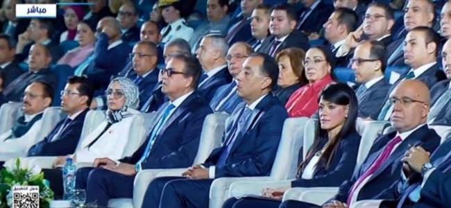 مدبولي يشاهد الفيلم الافتتاحي للمؤتمر العالمي للسكان والصحة والتنمية البشرية بعنوان «عالم جديد»