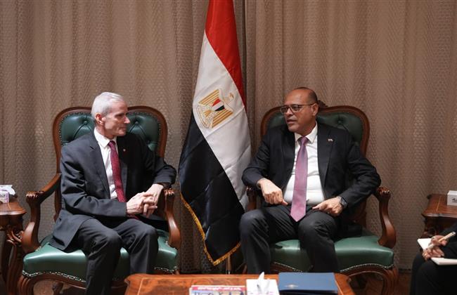 وزير العمل وسفير ألبانيا يبحثان سبل تعزيز التعاون المشترك وتوقيع مذكرة تفاهم وآليات تنقل الأيدي العاملة