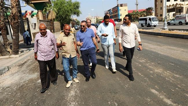 محافظ أسوان يوجه بمتابعة معدلات تنفيذ أعمال التطوير الجارية بطريق السادات