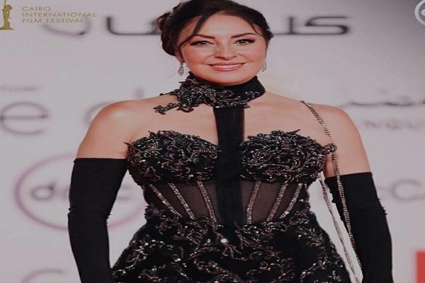 نيرمين الفقي تخطف الأنظار بإطلالة أنيقة في مهرجان القاهرة السينمائي الدولي  