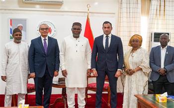 السفير المصري يلتقي نائب الرئيس الجامبي