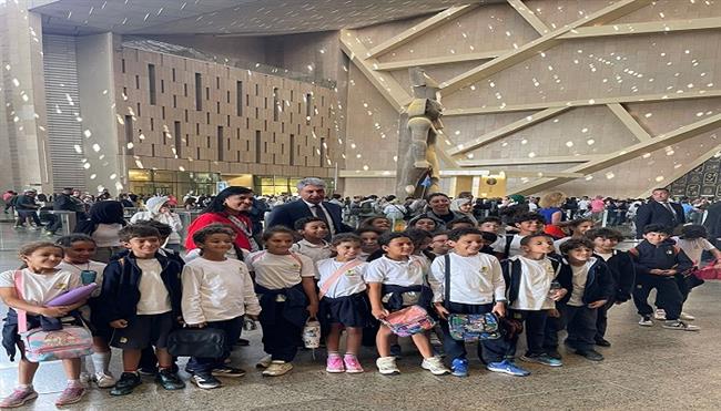 وزير السياحة يقوم بجولة بالمتحف الكبير لمتابعة حركة الزائرين