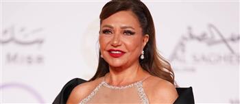 ليلى علوي تتألق باللؤلؤ في مهرجان القاهرة السينمائي