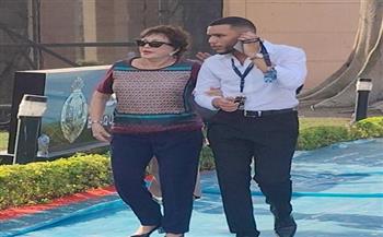 لبلبة أول الحاضرين في ندوة المخرج محمد عبد العزيز في مهرجان القاهرة السينمائي الدولي 