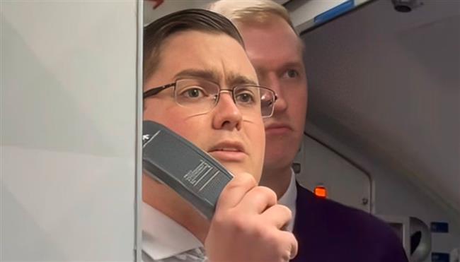 سأحصل على الآيس كريم.. طيار يتحدث مع الركاب عن وعده لطفلته (فيديو)