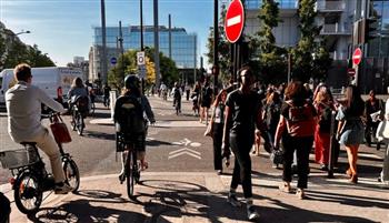  احذر المخالفة.. دولة تحدد سرعة المشاة فوق الأرصفة