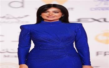 هبة مجدي تتألق بإطلالة أنيقة في افتتاح مهرجان القاهرة السينمائي الدولي