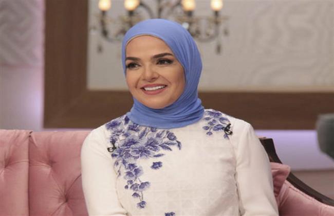 منى عبد الغني.. صوت فني راقٍ جمع بين الموهبة والإيمان وسر ارتدائها الحجاب