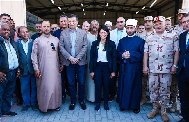 وزراء التخطيط والزراعة والأوقاف يتفقدون "المركز الزراعي المتكامل" بسهل القاع