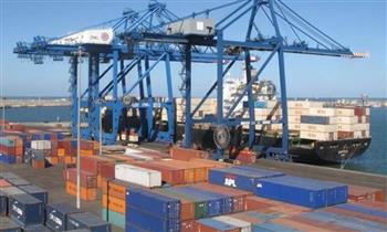 تداول 27 سفينة للحاويات والبضائع بميناء دمياط