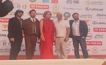 أبطال فيلم "كان ياما كان" يتوافدون إلى مهرجان القاهرة السينمائي| صور