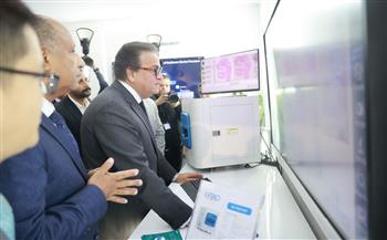 نائب رئيس مجلس الوزراء وزير الصحة يتفقد معرض «سمارت هيلث جيت» وجناح التنمية البشرية