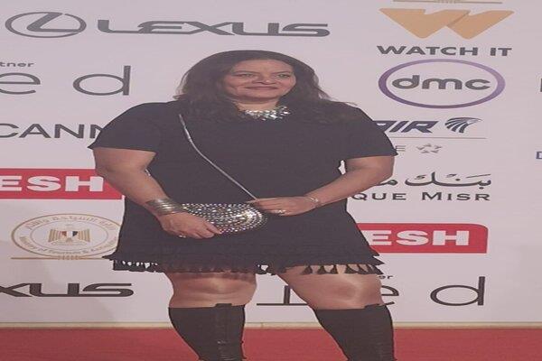 كاملة أبو ذكرى تتألق على الريد كاربت في ثالث أيام مهرجان القاهرة السينمائي الدولي