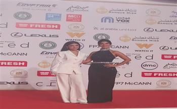 رانيا منصور وابنتها توانا تتألّقان على الريد كاربت في مهرجان القاهرة السينمائي الدولي