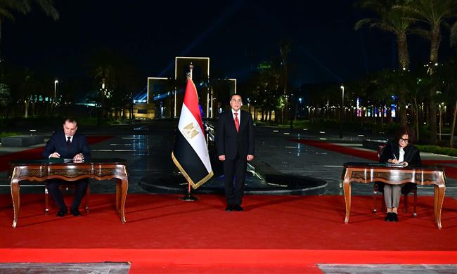 رئيس الوزراء يشهد توقيع مذكرة لإنشاء مركز لتعليم الحرف اليدوية بدرب اللبانة