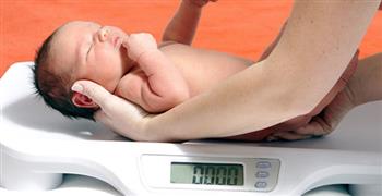 هل الجينات والعامل النفسى تؤثران على وزن أطفالنا؟