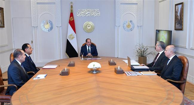 الرئيس السيسي يؤكد ضرورة توطين الصناعات المرتبطة بقطاعات الطاقة الحيوية 