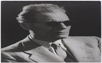 طه حسين.. شعلة التنوير في قلب الظلام