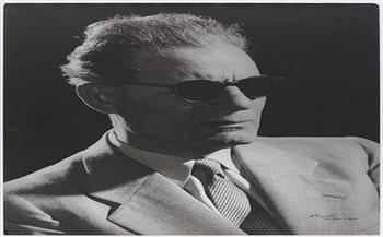 طه حسين.. شعلة التنوير في قلب الظلام