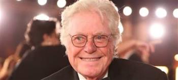 حسين فهمي في "القاهرة السينمائي" : الترميم الرقمي ضرورة للحفاظ على التراث السينمائي   