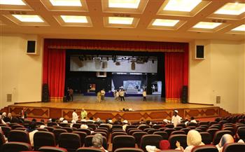 محافظ أسوان يتابع الحالة الصحية لمصابي حادث انقلاب أتوبيس طلاب مشاركين بمهرجان الإسماعيلية للطفل