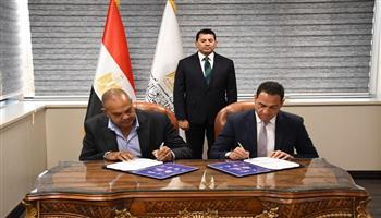 وزير الرياضة يشهد توقيع بروتوكول تنظيم بطولة العالم للسباحة بالزعانف للجامعات 