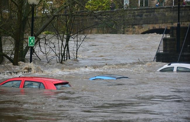 العاصفة "كلوديا" تجتاح بريطانيا.. إعلان حالة طوارئ كبرى بعد فيضانات واسعة