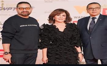 إلهام شاهين تهنئ نجوم وصناع فيلم "الشكوى 713317" 