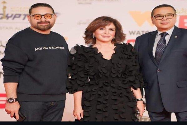 إلهام شاهين تهنئ نجوم وصناع فيلم "الشكوى 713317" 