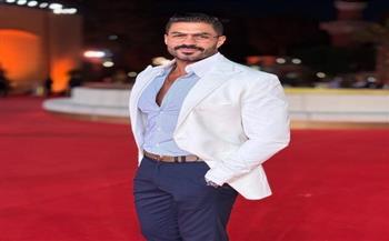 خالد سليم يتألق على السجادة الحمراء في مهرجان القاهرة السينمائي الدولي  